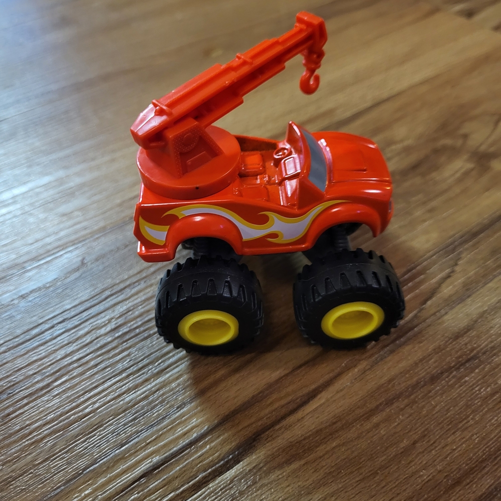 Blaze and the Monster Machines Construction Blaze Hook Tow Truck Diecast - Picture 3 of 5